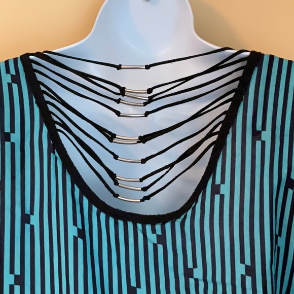 New Tower Size M Striped Short Sleeve Top - Picture 6 of 8